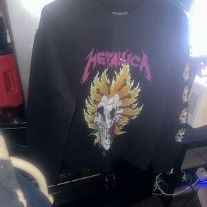 Woman’s or men’s pull over shirt size small